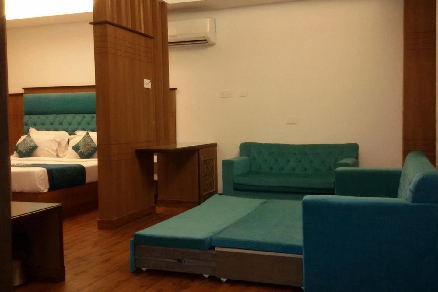 Hotel Classic Residency Kālka المظهر الخارجي الصورة